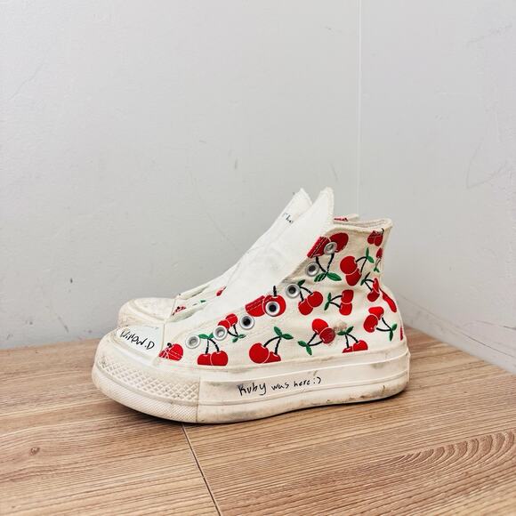 Converse High Tip White Cherry Print Sneakers Women’s Size 6 - Picture 2 of 11